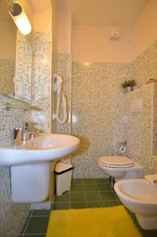 Garda Dream Hotel Lazise Phòng bức ảnh